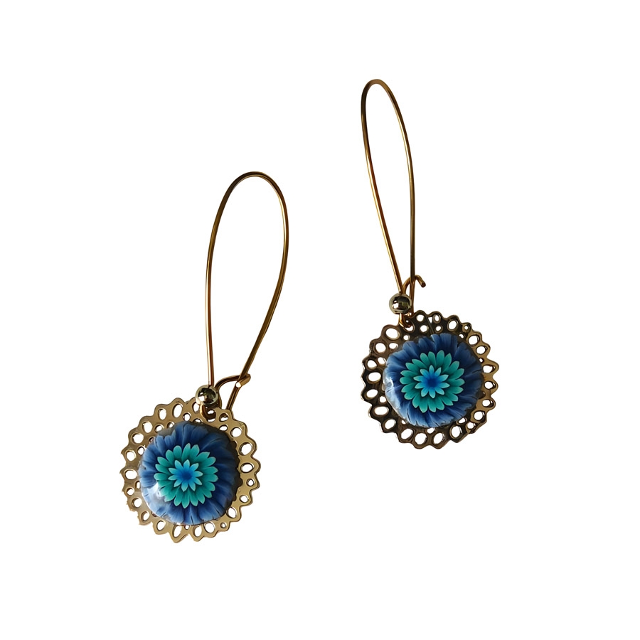 Boucles d'oreilles florales, bohème en laiton or 24k, pendantes, bijoux fleurs dahlia bleu, nature, fait main, Joanna Calla