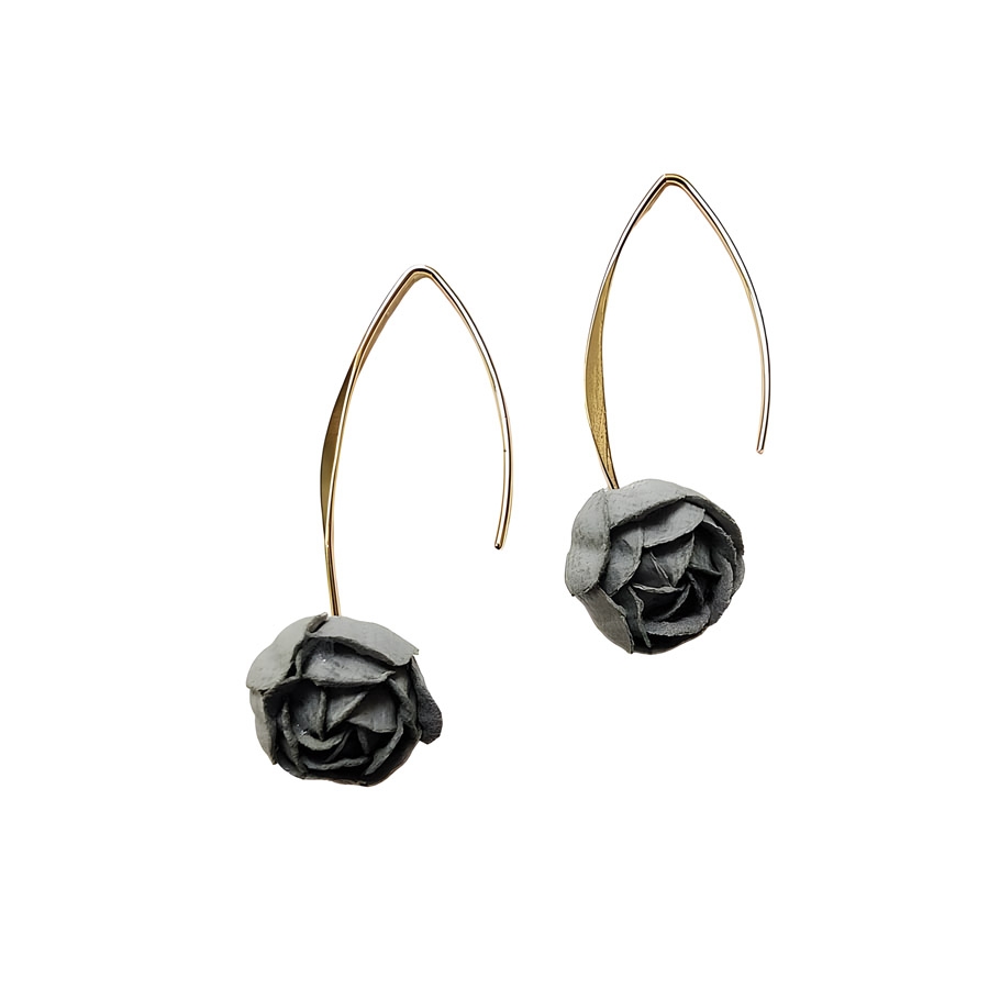 Boucles d'oreilles florales, en laiton or 24k, pendantes, bijoux fleurs pivoine grise, nature, fait main, Joanna Calla