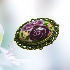 Broche rétro ovale roses violet