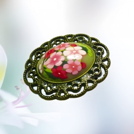 Broche rétro ovale fleurs roses