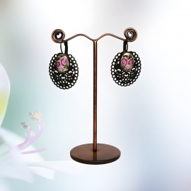Boucles d'oreilles dormeuses ovales trois roses