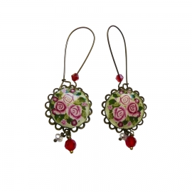 Boucles d'oreilles pendantes trois roses, fait main, Joanna Calla