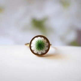 Bague florale bohème réglable en acier inoxydable or, bijoux fleur blanc vert, bijoux floraux, Joanna Calla