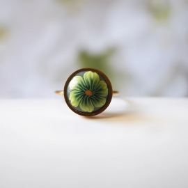 Bohemian floral ring, in golden stainless steel, green flower, handmade, unique piece, Joanna Calla