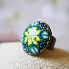 Bague bohème ronde mandala vert jaune, réglable, bijoux floraux, fleurs, nature, Joanna Calla