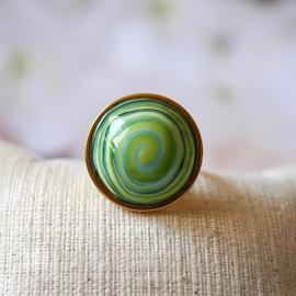 Bohemian ring, in golden stainless steel, green spiral, handmade, unique piece, Joanna Calla