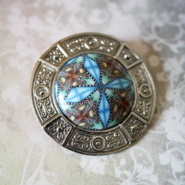 Broche ronde rétro, argentée, bijoux floraux, mandala bleu marron, fait main, Joanna Calla