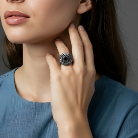 Bague florale ronde dahlia noir