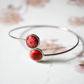 Bracelet jonc bohème, en acier inoxydable argent, bijoux fleurs marguerite rouge, bijoux floraux, fait main, Joanna Calla