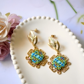 Boucles d'oreilles Art Nouveau, puces en laiton or, pendantes, bijoux graphiques, mandala bleu, nature, fait main, Joanna Calla