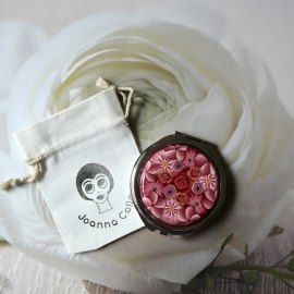 Bag mirror in silver metal, red flowers pattern in polymer clay, handmade, unique piece Joanna Calla
